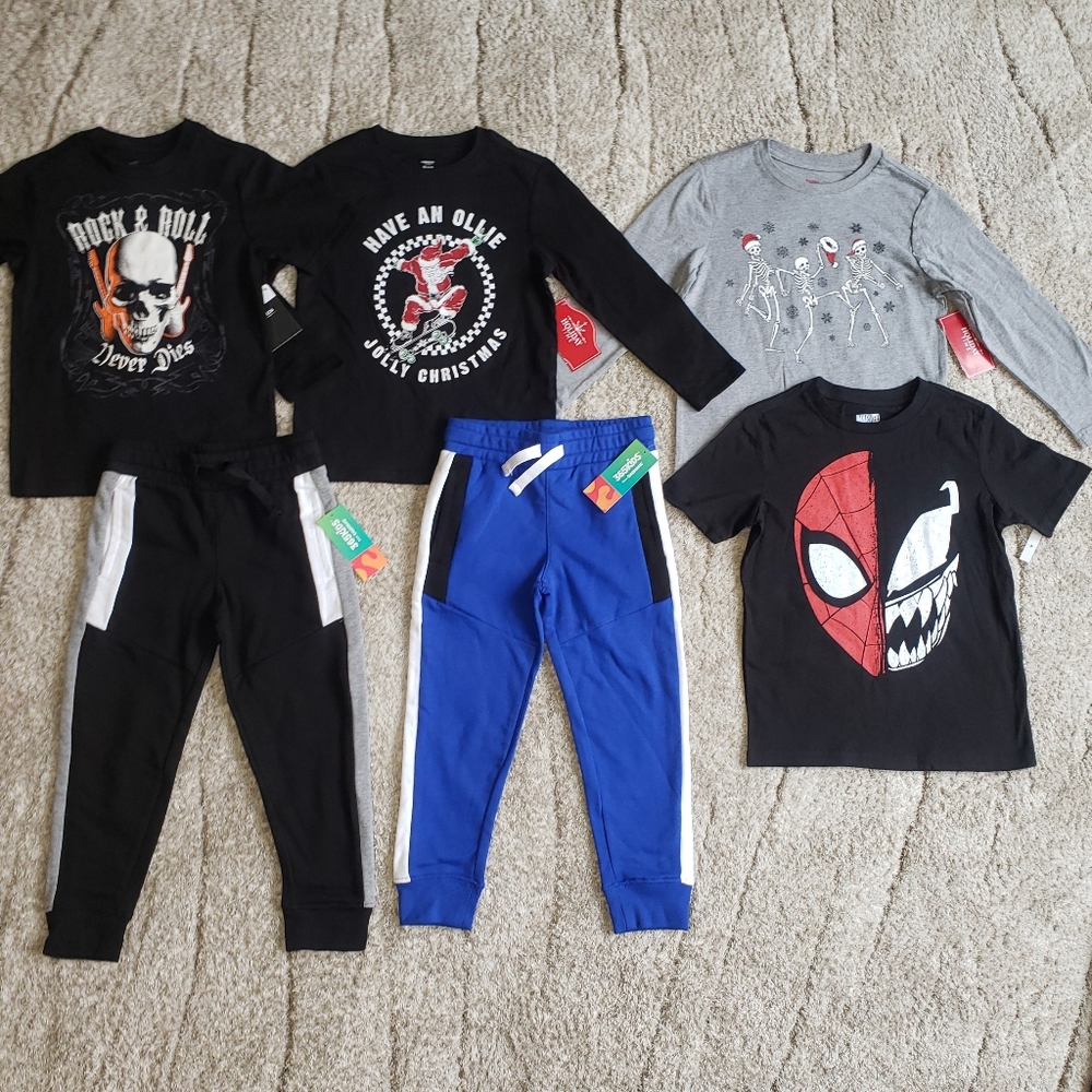 Size 4/5 Boys New Halloween / Holiday Shirts & Joggers bundle x6